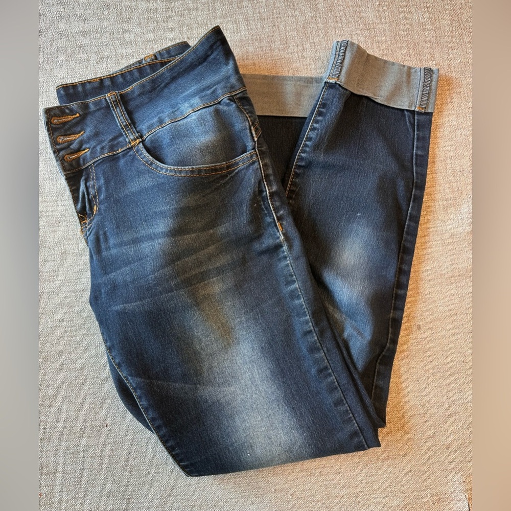 VIP Jeans Y2K Cuffed Pin Up Cropped Stretchy Denim Pants